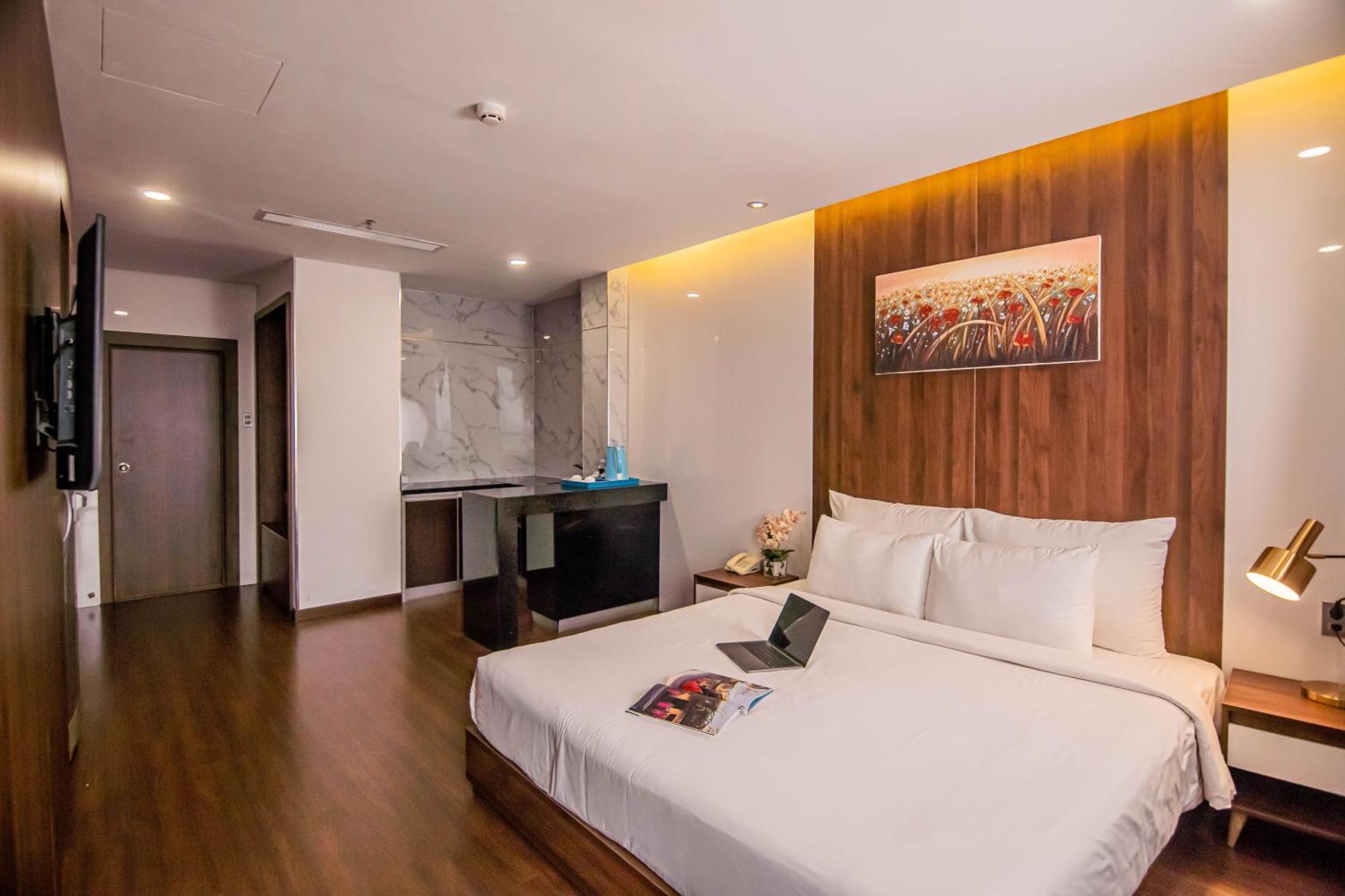 Gold Hotel Da Nang By Haviland Exterior photo